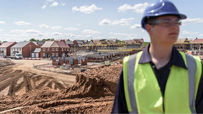 Photo d'un constructeur sur un chantier